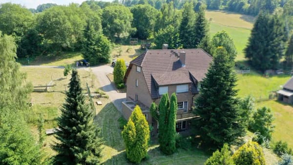 Immobilie in Bad Gottleuba-Berggießhübel - Substanz. Ertrag. Perspektive.  Exklusives Mehrfamilienhaus mit außergewöhnlichem Grundstücksbestand - Bild 0