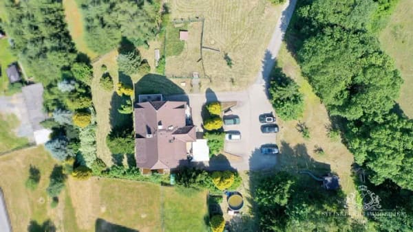 Immobilie in Bad Gottleuba-Berggießhübel - Substanz. Ertrag. Perspektive.  Exklusives Mehrfamilienhaus mit außergewöhnlichem Grundstücksbestand - Bild 2