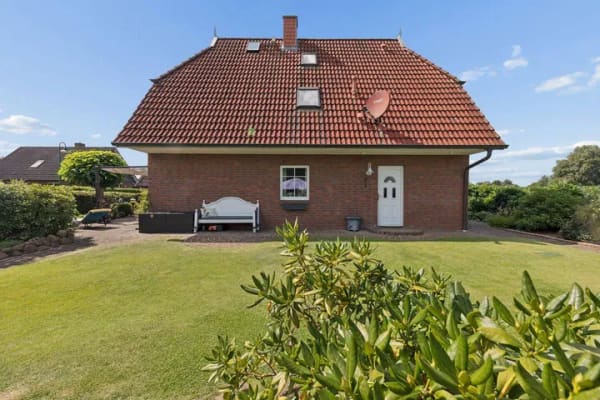 Immobilie in Lüdersburg - Stilvoll wohnen in Lüdersburg - Feldrandlage, Sauna und zwei Carports - Bild 4