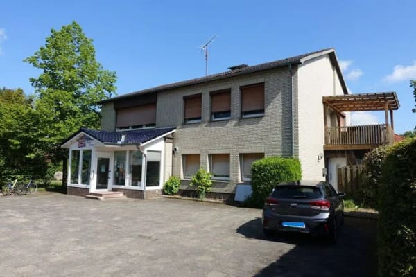 Immobilie in Hassel (Weser) - Hassel: Wohnen und Arbeiten unter einem Dach in einem soliden Wohn- und Geschäftsgebäude - Bild 0