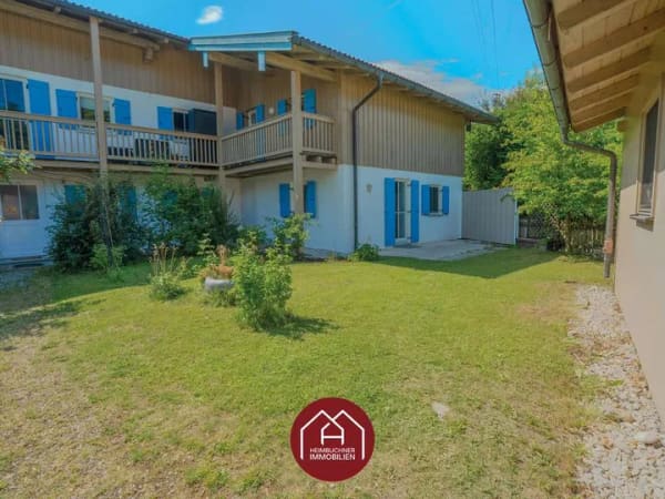 Immobilie in Übersee - Erdgeschosswohnung mit eigenem Garten, Pool & Tennisplatz am Chiemsee - Bild 2
