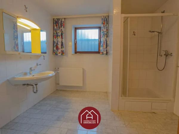 Immobilie in Feldkirchen-Westerham - Einfamilienhaus mit viel Platz, Wintergarten, Sauna & vielseitigen Nutzungsmöglichkeiten - Bild 4