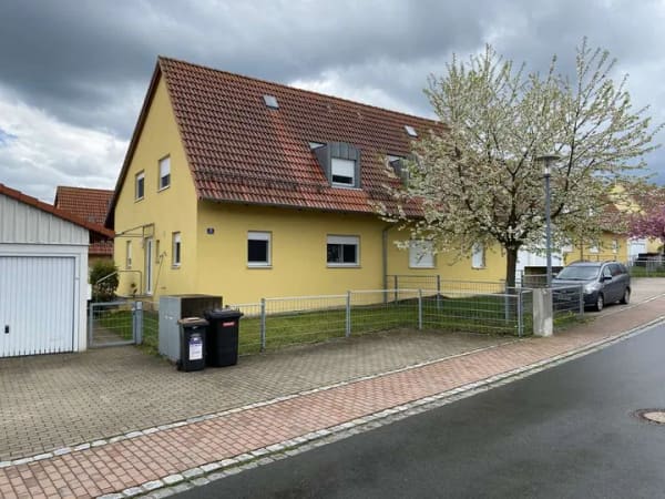 Immobilie in Pressath - Großzügiges 1-2 Familienhaus mit vielen Gestaltungsmöglichkeiten - Bild 1