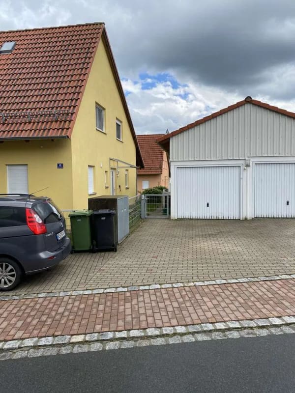 Immobilie in Pressath - Großzügiges 1-2 Familienhaus mit vielen Gestaltungsmöglichkeiten - Bild 2