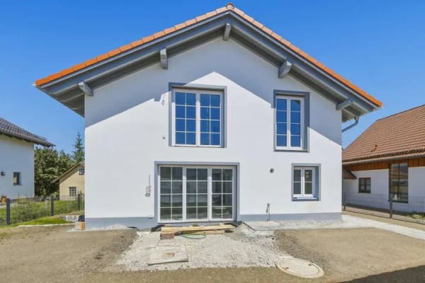 Immobilie in Raisting - Stilvolle Dachgeschosswohnung in ruhiger Wohnlage von Raisting - Bild 1