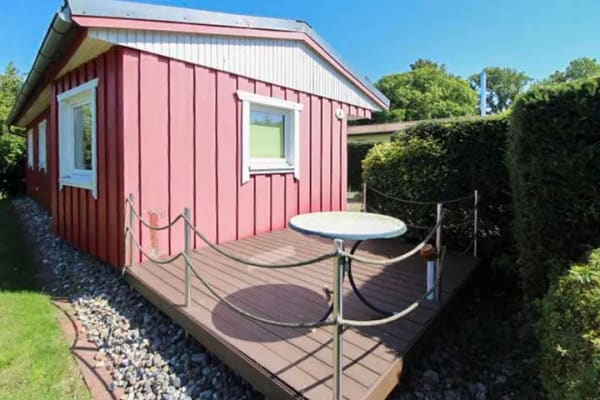 Immobilie in Groß Mohrdorf - Vermieten oder selber genießen: Bungalow mit Dachterrasse und Boddenblick im Naturschutzgebiet  - Bild 0