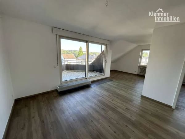 Immobilie in Marktheidenfeld - Modernisierte Dachgeschosswohnung mit Balkon in attraktiver Lage von Marktheidenfeld - Bild 3