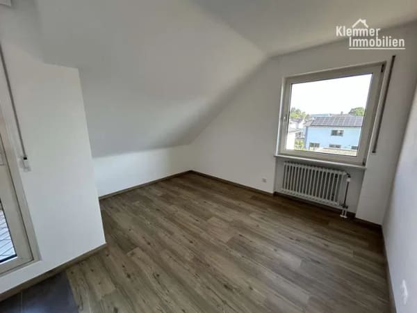 Immobilie in Marktheidenfeld - Modernisierte Dachgeschosswohnung mit Balkon in attraktiver Lage von Marktheidenfeld - Bild 4