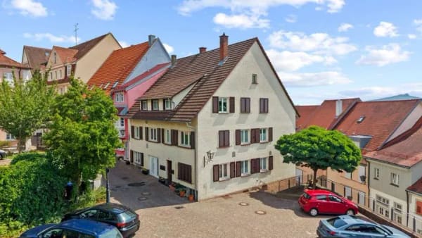 Immobilie in Engen - Wohnen mit Charakter: Charmante 2,5 Zimmer Wohnung in der historischen Altstadt von Engen - Bild 0