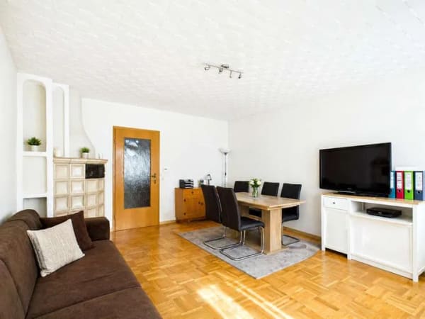 Immobilie in Ostfildern - Sonnige Aussichten: 3-Zimmer-Wohnung mit Westbalkon in zentraler Lage von Ostfildern - Bild 2