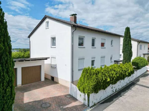 Immobilie in Wiesent - Zwei Wohnungen. Zwei Gärten. Ihr neues Zuhause. - Bild 0