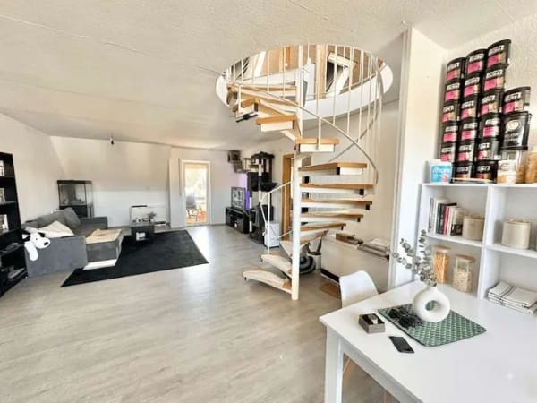 Immobilie in Lauda-Königshofen - Dachgeschosswohnung (Maisonette) mit 2 Balkonen und Weitblick über Lauda - Bild 3