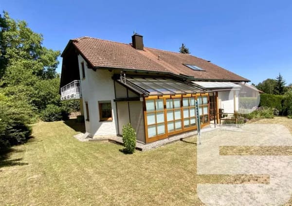 Immobilie in Nittenau - Familienfreundliches Haus in bester Lage  - Bild 0