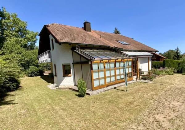 Immobilie in Nittenau - Familienfreundliches Haus in bester Lage  - Bild 1
