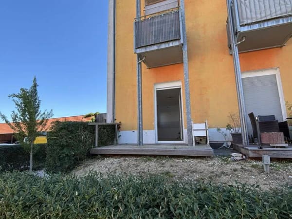 Immobilie in Obertraubling - Schöne helle und sanierte 2-Zimmer Eigentumswohnung mit Terrasse  in Obertraubling - Bild 1