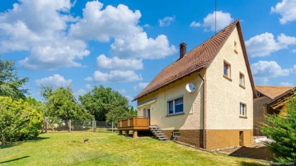 Immobilie in Fahrenbach - Fahrenbach - Raum für Ihre Ideen: Eigenheim mit großem Garten – ideal zum Renovieren & Gestalten! - Bild 0