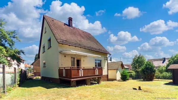 Immobilie in Fahrenbach - Fahrenbach - Raum für Ihre Ideen: Eigenheim mit großem Garten – ideal zum Renovieren & Gestalten! - Bild 3