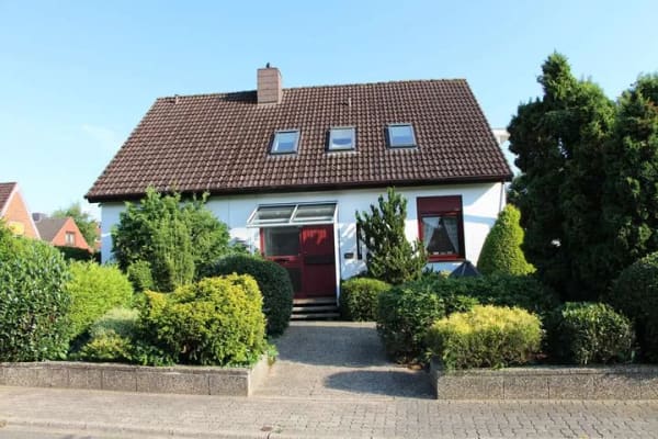 Immobilie in Osterrönfeld - Großzügiges Einfamilienhaus mit vermietetem Obergeschoss - Bild 0