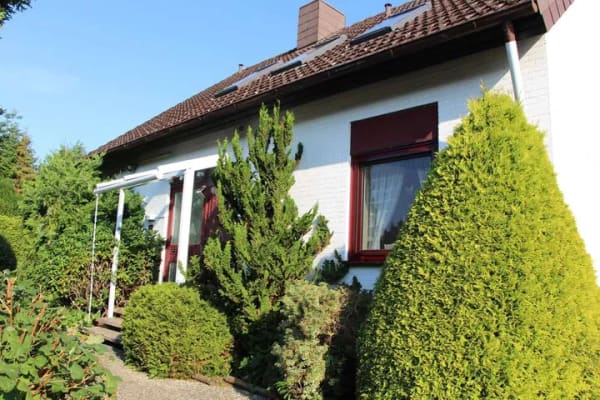 Immobilie in Osterrönfeld - Großzügiges Einfamilienhaus mit vermietetem Obergeschoss - Bild 2