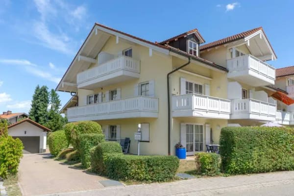 Immobilie in Amerang - Altersgerechte Wohnung mit Mietgarantie im betreuten Wohnen im Chiemgau zu verkaufen mit Tiefgarage. - Bild 1