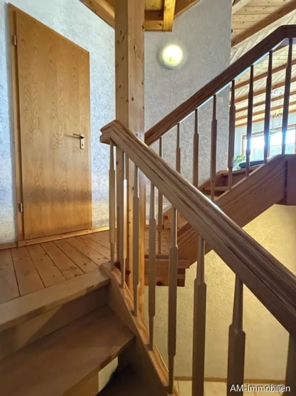 Immobilie in Salem - Wohnen wie im Doppelhaus! Sehr großzügiges 5-Zimmer-Haus/Wohnung mit sehr großem Balkon! - Bild 3