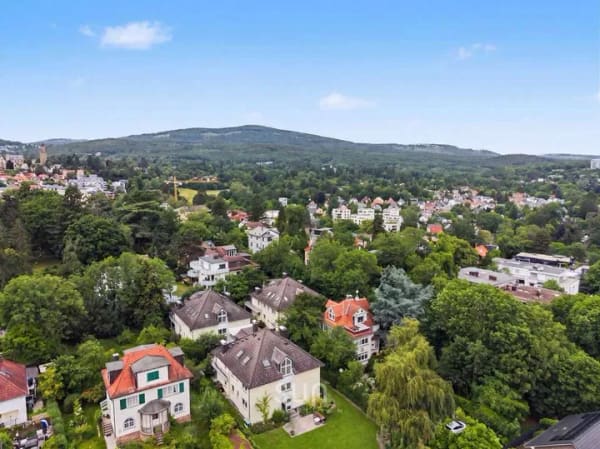 Immobilie in Kronberg - ALTSTADT NAH, VICTORIA-PARK VOR DER TÜR – Grüne Gartenoase mit Stellplatz in Bestlage Kronbergs - Bild 0