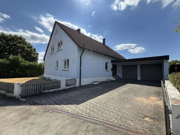 Immobilie in Aurach - Großzügiges Einfamilienhaus mit Ausbaupotential und Doppelgarage - Bild 0