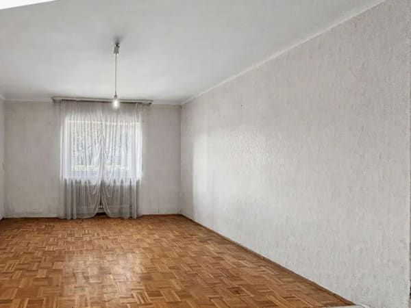 Immobilie in Kolitzheim - Gediegenes Einfamilienhaus mit Einliegerwohnung in Kolitzheim - Bild 1