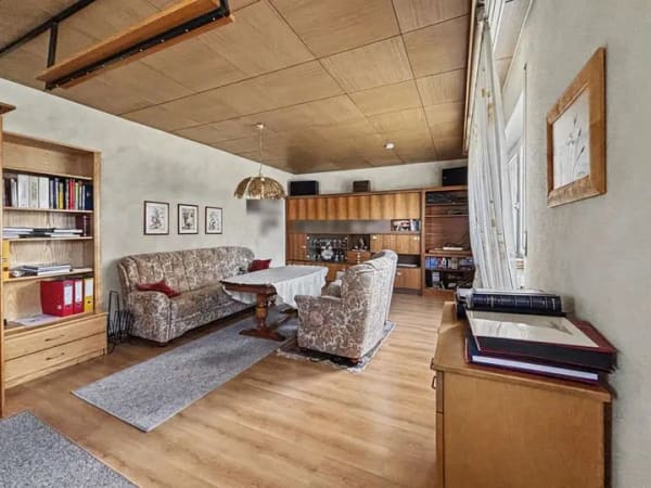 Immobilie in Kolitzheim - Gediegenes Einfamilienhaus mit Einliegerwohnung in Kolitzheim - Bild 2
