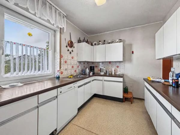 Immobilie in Kolitzheim - Gediegenes Einfamilienhaus mit Einliegerwohnung in Kolitzheim - Bild 3