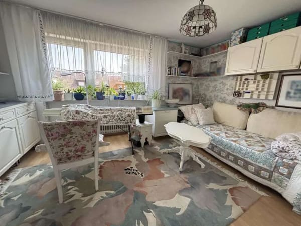 Immobilie in Lauffen am Neckar - VBU Immobilien - Sonnendurchflutete 3-Zimmerwohnung mit Süd-Ost-Balkon - Bild 2