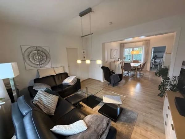 Immobilie in Waltrop - Wohnen im Berg,  Ein-/ Zweifamilienhaus mit Keller und ca. 64 qm großer Garage!!! - Bild 0