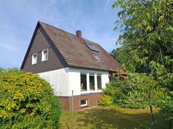 Immobilie in Südheide - Geräumiges Wohnhaus mit Vollkeller und Garage - Bild 0