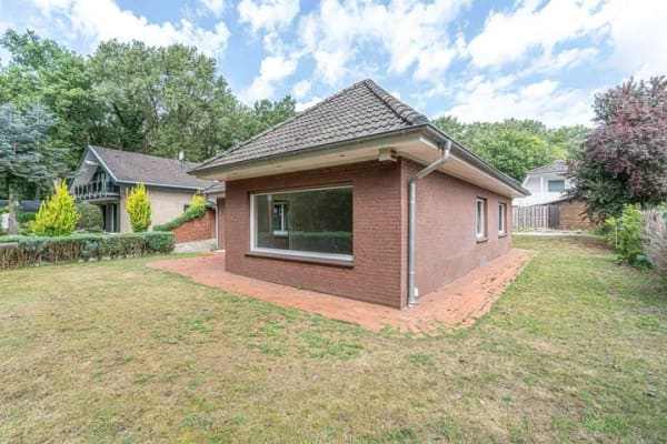 Immobilie in Löningen - Charmanter Winkelbungalow in begehrter Siedlungslage – umfangreich saniert mit Ausbaumöglichkeit - Bild 2
