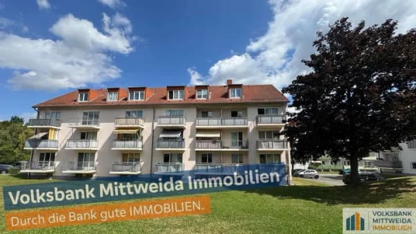 Immobilie in Hainichen - Schöne, helle 3-Raum-Wohnung mit zwei Balkonen und Stellplatz!  - Bild 0