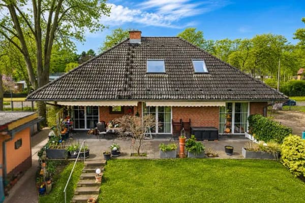 Immobilie in Falkensee - Schöne 2-Zimmer-Dachgeschosswohnung mit Terrasse im modernen Landhausstil in bester Villenlage - Bild 1