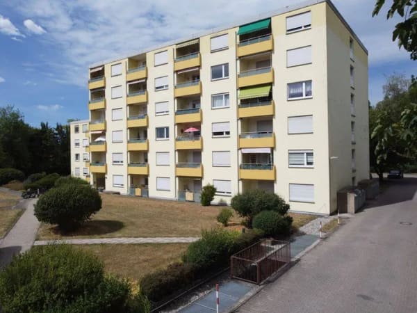 Immobilie in Bad Dürrheim - *** Solide 2-Zimmer-Wohnung in angenehmer Randlage von Bad Dürrheim! *** - Bild 1