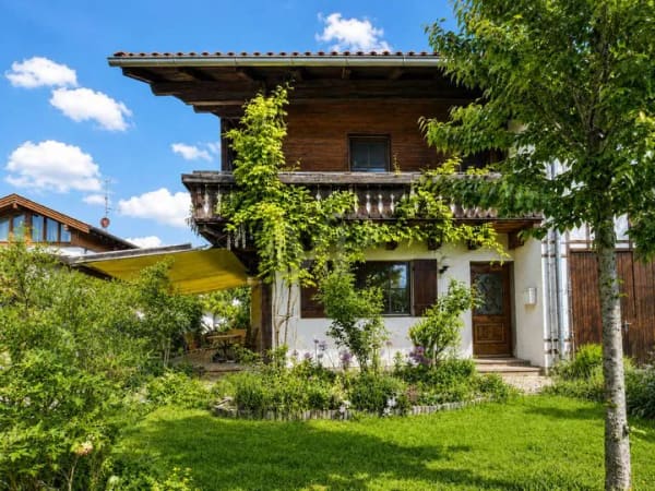 Immobilie in Halfing - Ein Stockwerk für Jeden - Große DHH mit Gartenidylle und Bachlauf - Bild 0