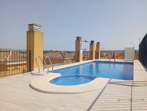 Immobilie in Neiße-Malxetal - Appartement mit 2 Schlafzimmern, 2 Bädern, Dachterrasse und Gemeinschaftspool - Bild 1