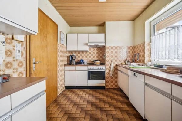 Immobilie in Staufenberg - Großzügiges Zweifamilienhaus mit weitläufigem Grundstück in Staufenberg-Treis! - Bild 4
