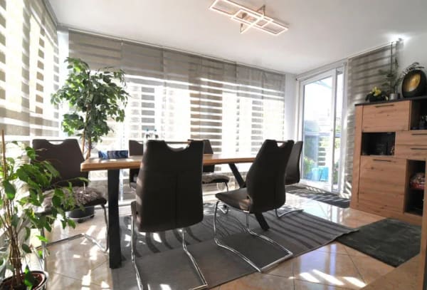 Immobilie in Schrobenhausen - Top gepflegtes und modernisiertes Zweifamilienhaus mit 4 WEH in sehr ruhiger Lage - Top Rendite - Bild 0