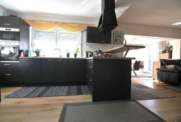 Immobilie in Schrobenhausen - Top gepflegtes und modernisiertes Zweifamilienhaus mit 4 WEH in sehr ruhiger Lage - Top Rendite - Bild 4