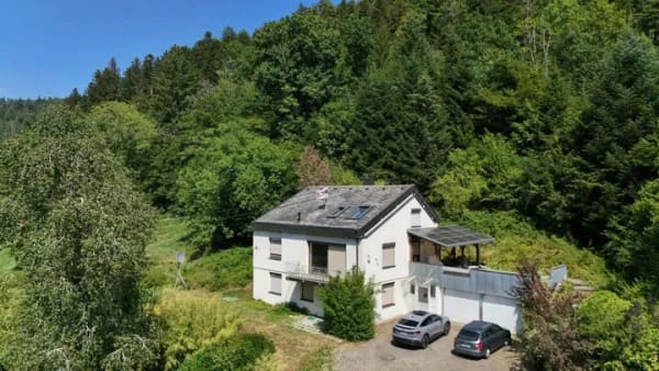 Immobilie in Stegen - Freistehendes Einfamilenhaus mit Einliegerwohnung Freiburg Ost   - Bild 0