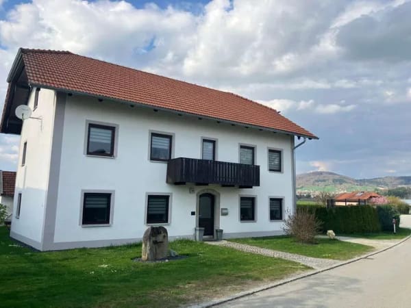 Immobilie in Untergriesbach - Großzügiges Wohnhaus mit Pool, 945 m² Grundstück & Ausbaupotenzial in Untergriesbach-Leizesberg - Bild 0