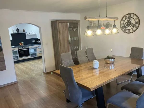 Immobilie in Untergriesbach - Großzügiges Wohnhaus mit Pool, 945 m² Grundstück & Ausbaupotenzial in Untergriesbach-Leizesberg - Bild 2