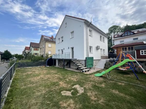 Immobilie in Grünsfeld - Kernsaniertes Wohnhaus mit hochwertiger Ausstattung, Doppelgarage, Carports u. großem Außenbereich - Bild 1