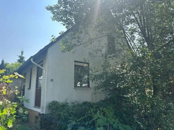 Immobilie in Burgdorf - Sanierungsbedürftiges und vollunterkellertes Ein bis Zweifamilienhaus in Burgdorf - Bild 1