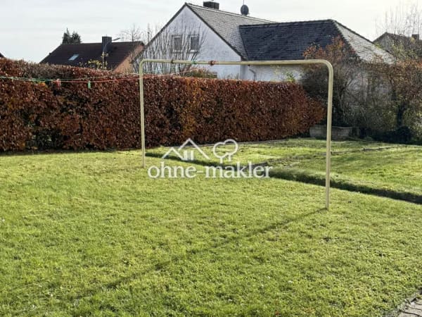 Immobilie in Uehlfeld - Großzügiges 2-/3- Familienhaus in ruhiger Lage mit flexiblen Nutzungsmöglichkeiten - Bild 3
