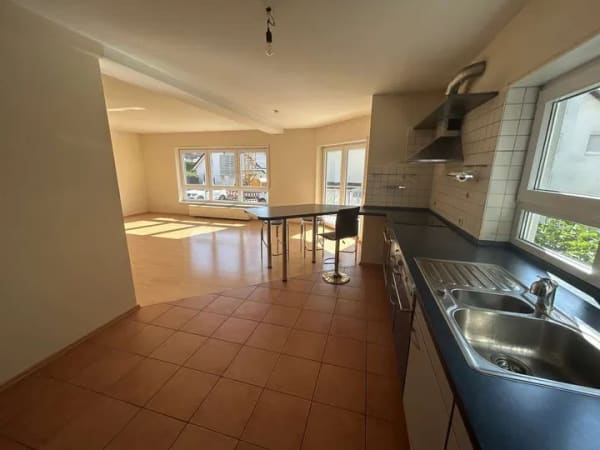 Immobilie in Angelbachtal - Lichtdurchflutete 4-Zimmer-Wohnung mit großem Wohn-Ess-Bereich, Balkon und Garage - Bild 0
