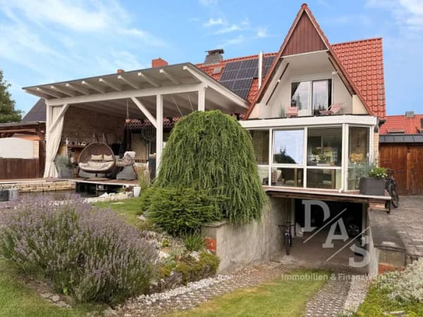 Immobilie in Seeland - Ankommen, wohlfühlen, Zuhause sein - Stilvolles Einfamilienhaus mit traumhaftem Garten. - Bild 0